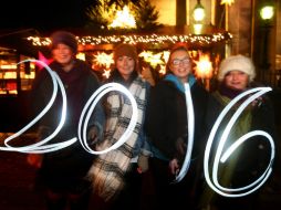 El blanco se asocia al inicio de ciclos, por eso es uno de los más populares para lucir en Año Nuevo. AP / A. Milligan