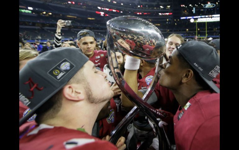 El equipo vencedor parecía no tener debilidades ante un superado Michigan State. AP / LM Otero.