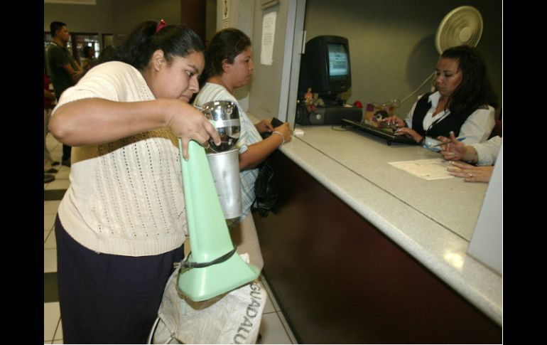 Los pignorantes echan mano de  joyas, relojes y diversos artículos para enfrentar la llamada ''cuesta de enero''. EL INFORMADOR / ARCHIVO