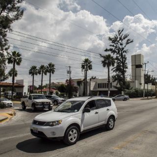 Automovilistas padecen obras en Avenida Aviación