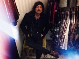 El también vocalista de la banda Zoé, grabó el disco en la Ciudad de México y París. TWITTER / @LeonBenLarregui