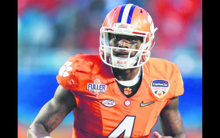 Deshaun Watson comandó a los Tigers de Clemson a mantener el invicto en la temporada. AFP / A. Lyons