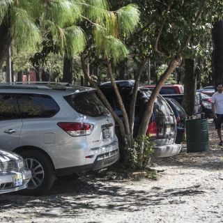 Debaten por subida de tarifa para estacionarse en Los Colomos