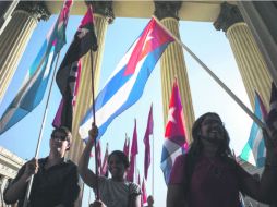 Los cubanos no han visto aún los beneficios de recuperar su relación con Estados Unidos. AP /