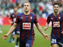 El Eibar no pasó apuros en este partido, con gran tino de sus delanteros. EFE / J. M. Vidal