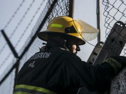 Bomberos apoyó las maniobras para combatir el siniestro en coordinación con personal de Protección Civil. EL INFORMADOR / ARCHIVO