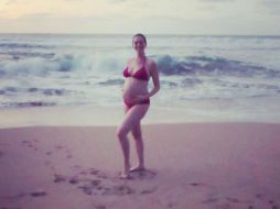 ''Si es una foto que va a salir al mundo al menos debe ser una imagen que me haga feliz'', escribió. FACEBOOK / Anne Hathaway