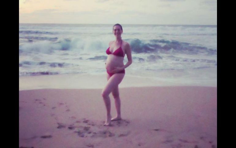 ''Si es una foto que va a salir al mundo al menos debe ser una imagen que me haga feliz'', escribió. FACEBOOK / Anne Hathaway