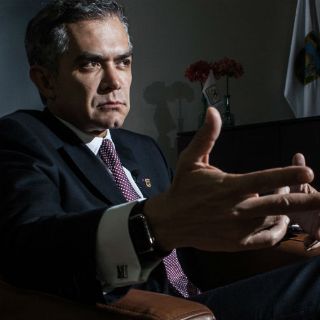 Mancera ordena transparentar contrato de fotomultas