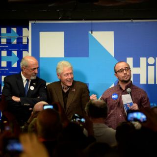 Bill Clinton inicia campaña por nominación de Hillary