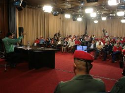 El presidente venezolano Nicolás Maduro, en una reunión con gobernadores y diputados adeptos al Gobierno nacional. EFE /