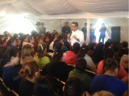 Castro Reynoso informó que las emprendedoras más innovadoras obtendrán uno de los cinco cheques con montos más altos. TWITTER / @SEDISOCIAL