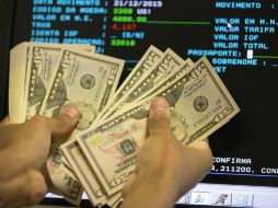 El tipo de cambio en la República Mexicana se fijó en 17.3456 pesos. EFE / ARCHIVO