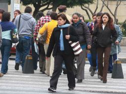Se recomienda usar ropa abrigadora y extremar precauciones. NTX / G. Durán