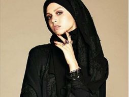 'Abaya' es el nombre de las túnicas oscuras que visten las mujeres musulmanas. INSTAGRAM / stefanogabbana