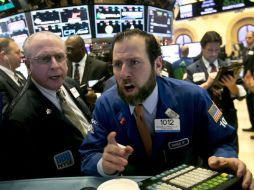 Los inversores en Wall Street se vieron afectados por un nuevo desplome del precio del petróleo en los mecados internacionales. AP / R. Drew