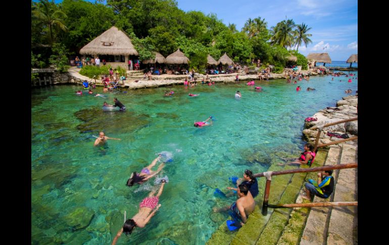 Xcaret es uno de los lugares más visitados de toda la Riviera Maya por sus cavernas subterráneas, acuarios y playas. NTX / ARCHIVO