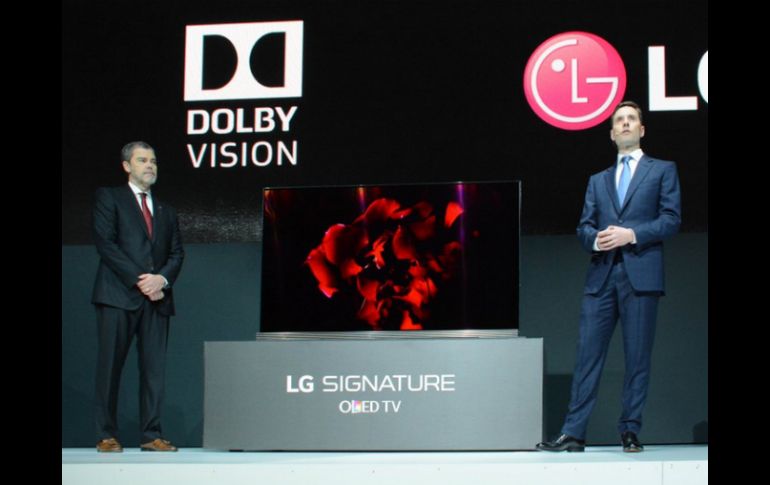 El producto insignia es la pantalla Ultra HD con tecnología Oled, la cual tiene un grosor menor que una hoja de vidrio. TWITTER / @LGUS