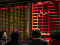 La bolsa china reportó una caída de siete por ciento este día. AP / ARCHIVO