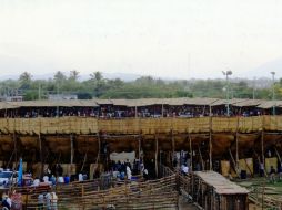 La Petatera es una plaza de toros portátil que tiene como singular detalle su construcción, pues está montada a mano. NTX / ARCHIVO