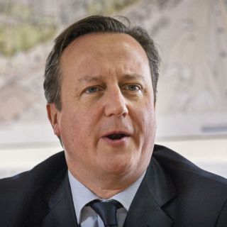 Cameron pide restringir prestaciones a extranjeros los primeros cuatro años