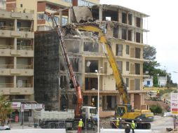 En el país es común que las constructoras destruyan fincas sin miramientos, lo que genera accidentes mortales. EFE / ARCHIVO