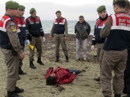 El pasado martes, 31 refugiados murieron ahogados mientras trataban de cruzar desde Turquía a la costa griega. EFE / ARCHIVO