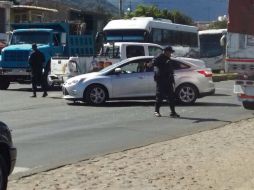 Tras la persecución, dos vehículos se impactan. Luego se suscita un nuevo enfrentamiento a la altura de la curva La Herradura. ESPECIAL /