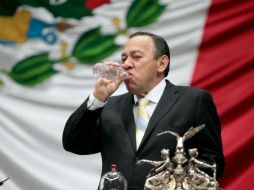 El presidente de la Comisión Permanente y de San Lázaro, Jesús Zambrano, informa que la reforma es aprobada en mayoría de estados. SUN / ARCHIVO