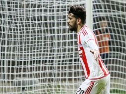 Al minuto 39 Dimitris Kolovos permitió que la escuadra se fuera a descansar ya con la ventaja de 2-1. TWITTER / @olympiacos_org