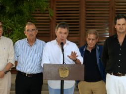 Santos preside una cumbre de dos días con el equipo negociador para analizar nuevas estrategias. EFE / R. Maldonado