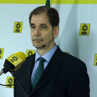 Agustín Basave decidirá el lunes si deja al PRD