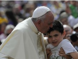 El Pontífice rifará regalos que ha recibido para ayudar a los refugiados y a las personas sin hogar. EL INFORMADOR / ARCHIVO