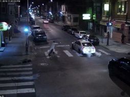 Jesse Hartnett, de 33 años, recibió tres impactos de bala en su brazo de un hombre que le disparó al menos once veces. EFE /