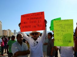 Los propietarios de los negocios tienen que pagar cinco mil pesos a la semana a diversos grupos delincuenciales. EFE / F. Meza