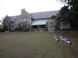 Los interesados podrán visitar la propiedad, pero quedará un área fuera de su alcance, la habitación de Hefner. AFP / ARCHIVO