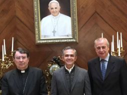 El jefe de Gobierno se reunió con Christophe Pierre y con Alberto Gasbarri para afinar detalles de la visita del Pontífice. TWITTER / @ManceraMiguelMX