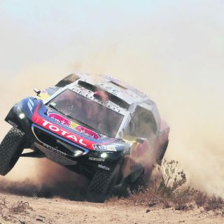 Sainz gana etapa de Rally Dakar