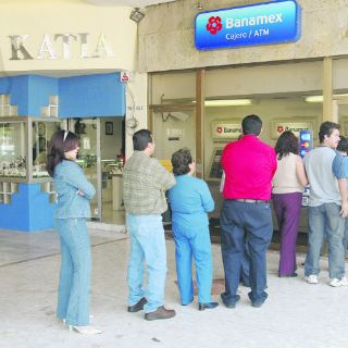 Bancos dentro de tiendas, foco rojo de robos