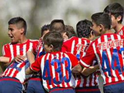 El Guadalajara confirma el trabajo en infantiles. TWITTER / @chivas