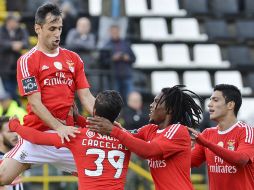 El cuadro de las 'águilas' reanudó el juego que no pudieron completar el domingo  por niebla. AFP / R. Silva