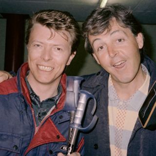 La estrella de Bowie brillará en el cielo por siempre: Paul McCartney