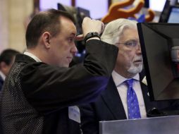 El selectivo S&P 500 avanzó a los mil 923.67 enteros y el índice compuesto del mercado Nasdaq cayó a las cuatro mil 637.99 unidades. AP / R. Drew