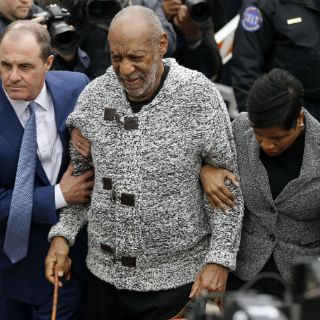 Universidad George Washington retirará título a Bill Cosby