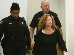 El hijo de 18 años declaró que su madre no puede pagar una fianza tan alta. AP / D. Kent