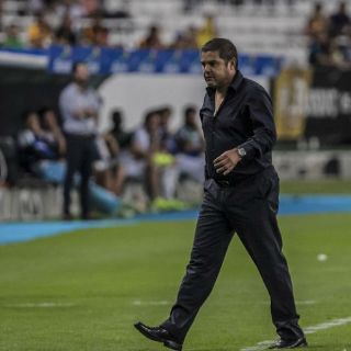 Suspenden tres partidos a Daniel Guzmán