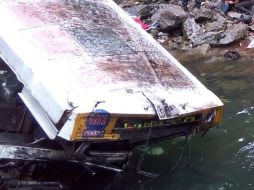 Ayer domingo un camión cayó de un puente de más de 30 metro de altura dejando 22 muertos. SUN / ARCHIVO