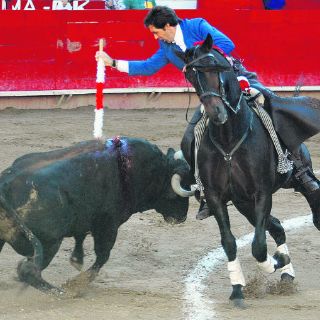 Pablo Hermoso se estrena en Tlajomulco