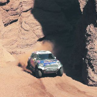 Al-Attiyah rompe dominio de Peugeot