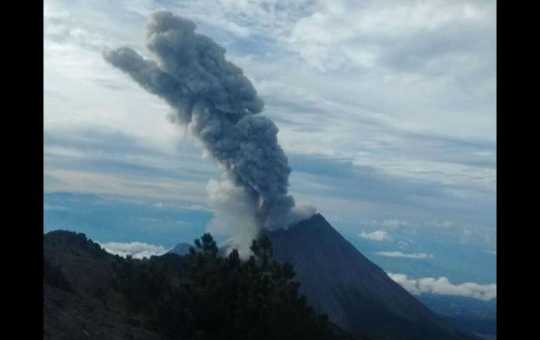 Protección Civil publica una fotografía de la actividad del coloso en su cuenta de Twitter. TWITTER / @PCJalisco